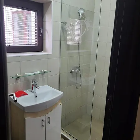 Zlatiborski Andjeo, Gaga Appartamento