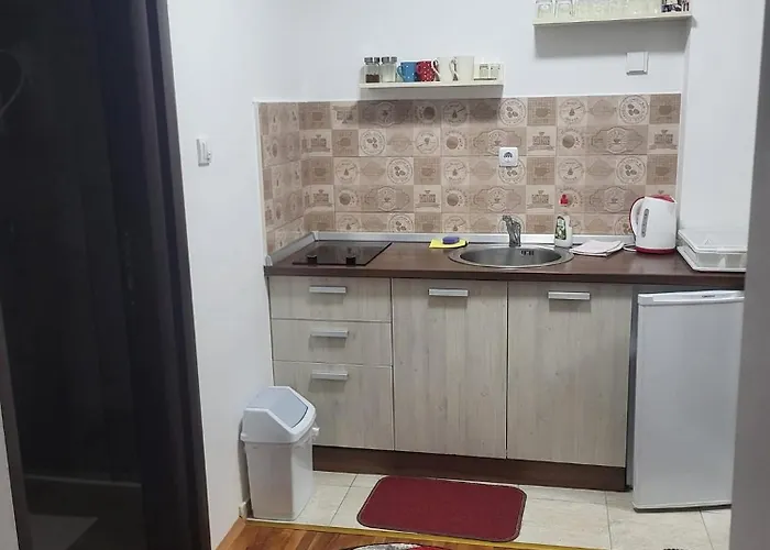 Zlatiborski Andjeo, Gaga 아파트 *